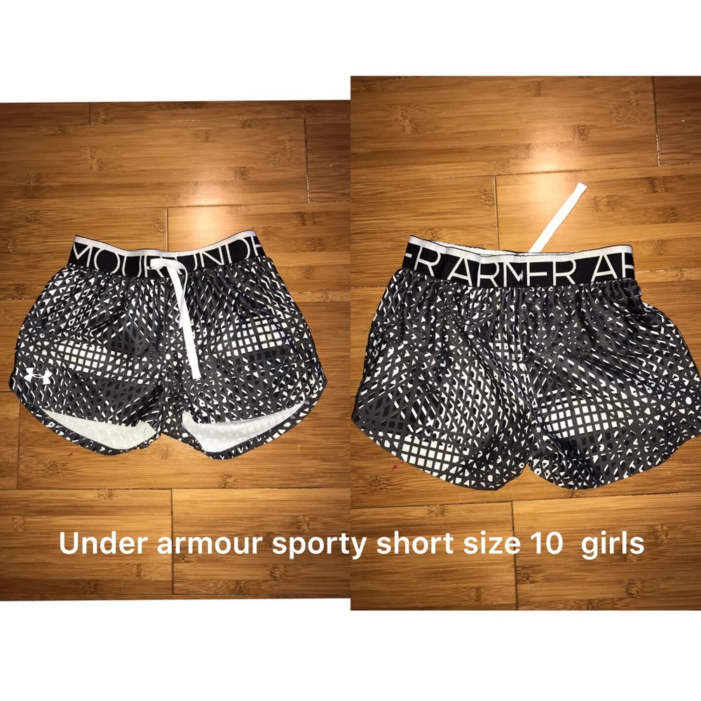 Girls under armour sporty shorts
